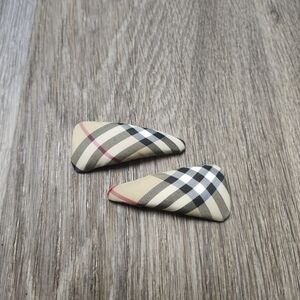 British-Inspired Plaid Triangle Hair Clips (Set of 2) – Classic Check Print